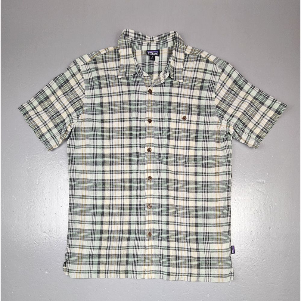 Patagonia Button Up Shirt Mens Medium. Multicolor‎ Plaid Crinkle Organic Cotton